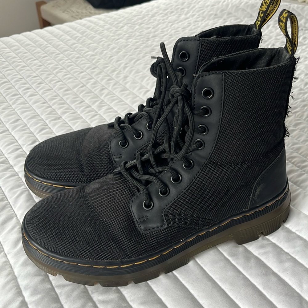 Women’s 7 Men’s 5 Doc Martens Poly Casual Combs